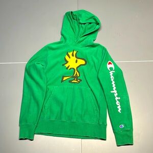Selling: Champion x Peanuts Hoodie
Brand: Champion
Size: Medium
Color: Green